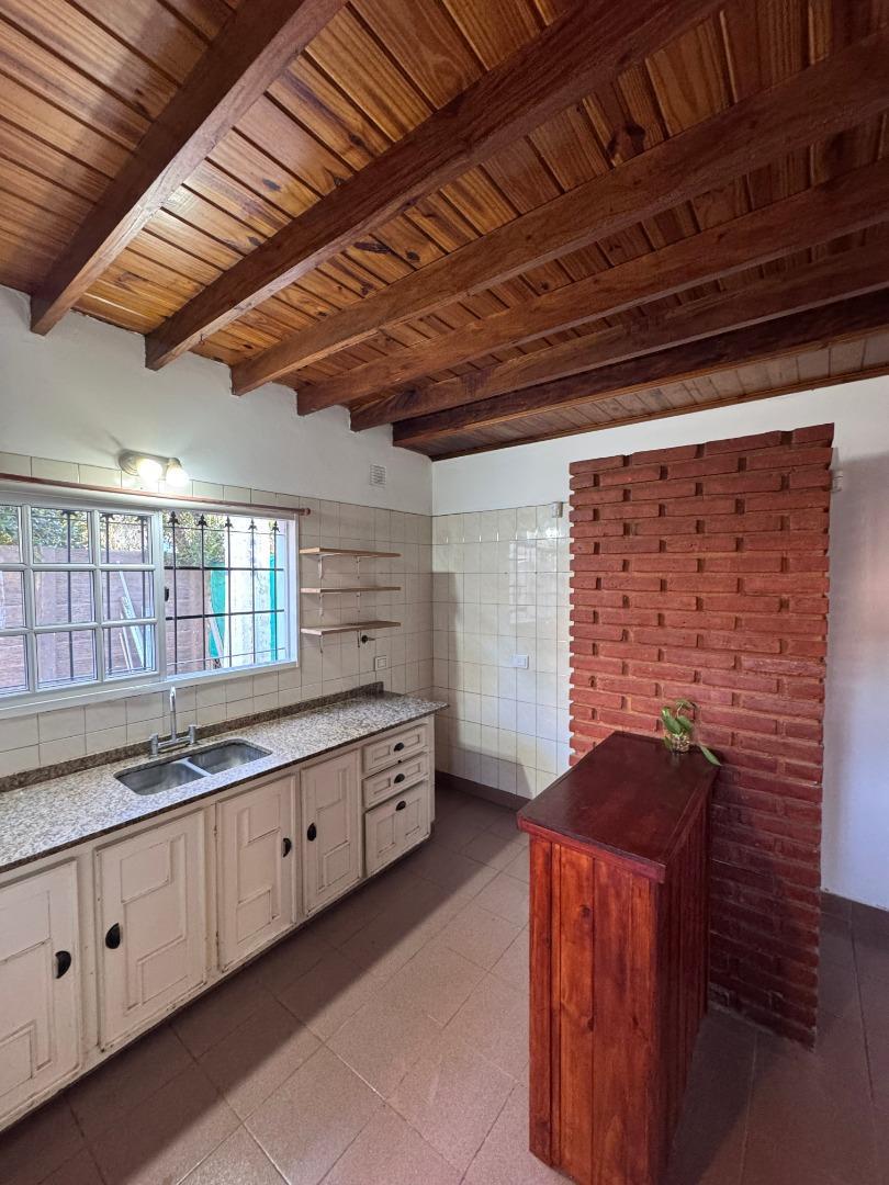 Casa 3 ambientes con 2 baños
