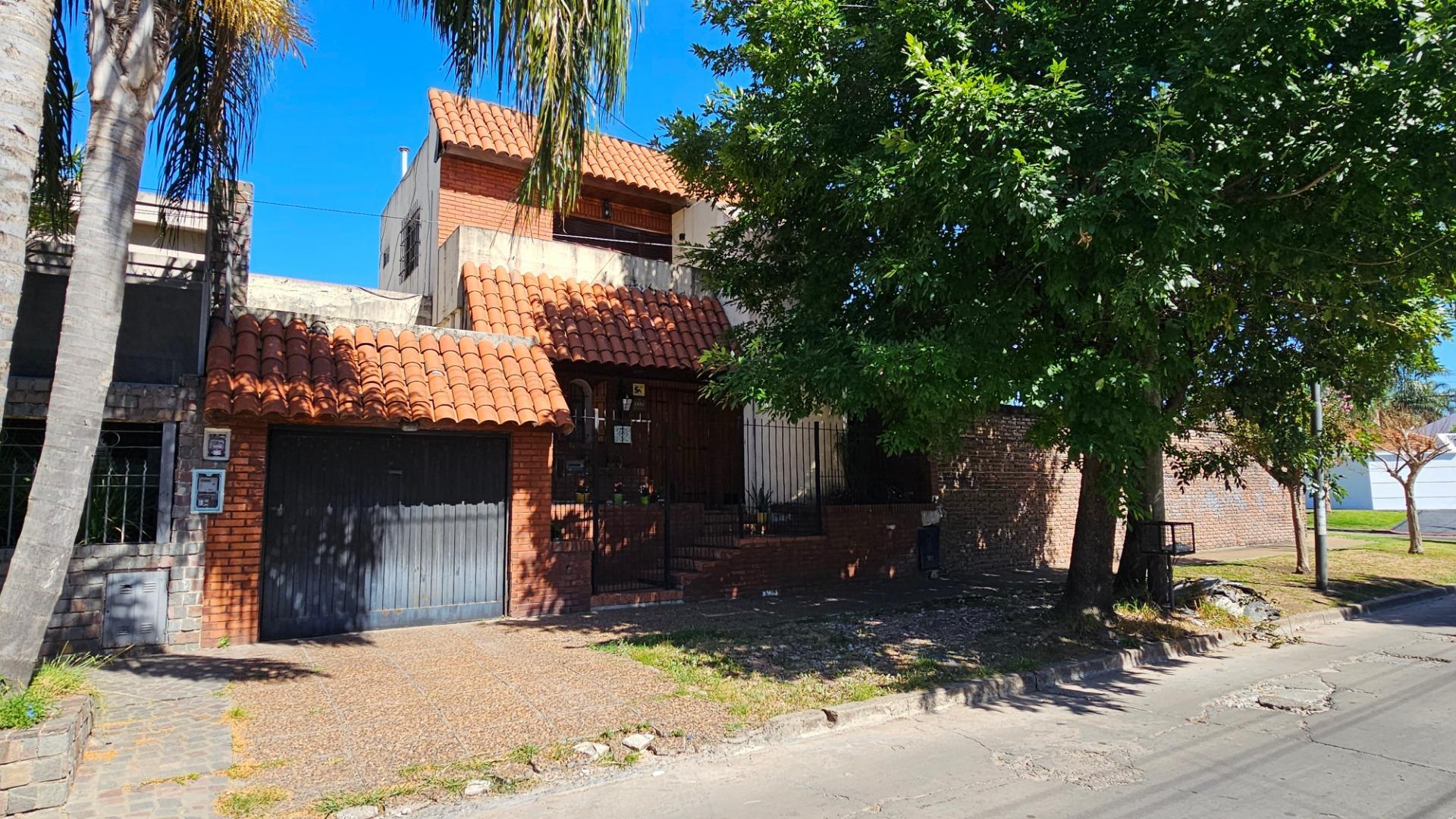 Ranchos 1400, Piso 1