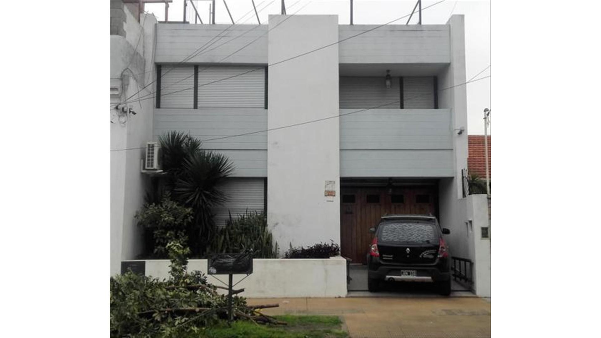 Casa en Venta a 2 cuadras de Alvear REBAJADA