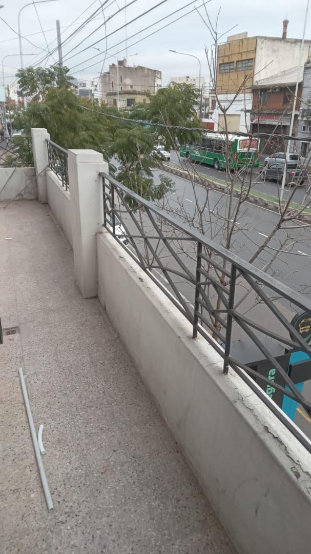 Avda. H. Irigoyen 1500, Piso 1º