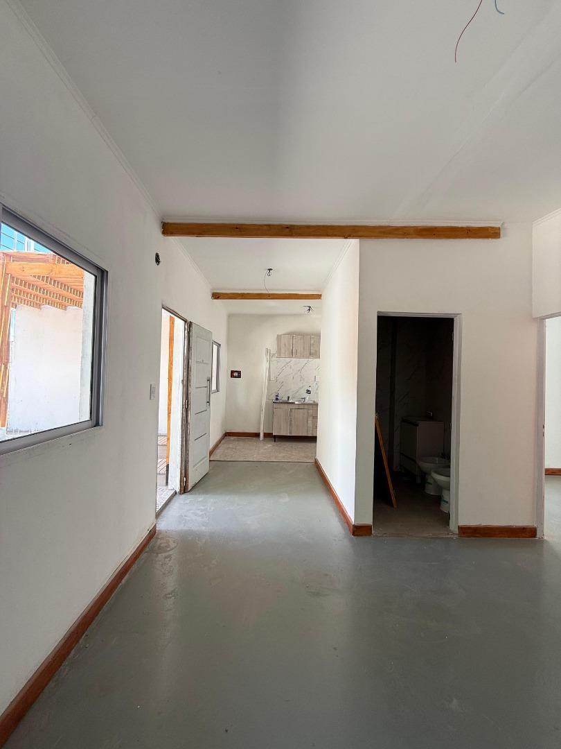 Casa en Alquiler con 1 cochera