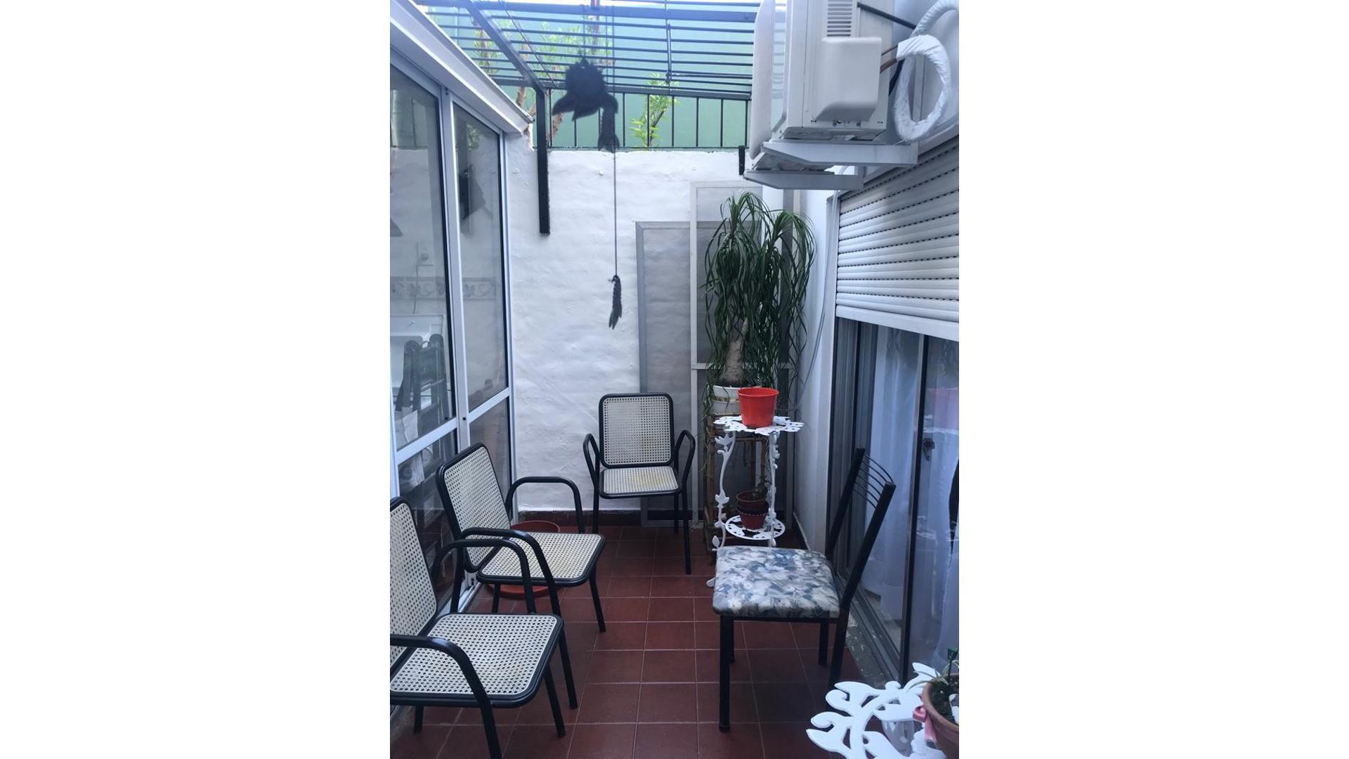 TIPO CASA 2 DORMITORIOS EN EXCELENTE ESTADO EN PLENO QUINTA