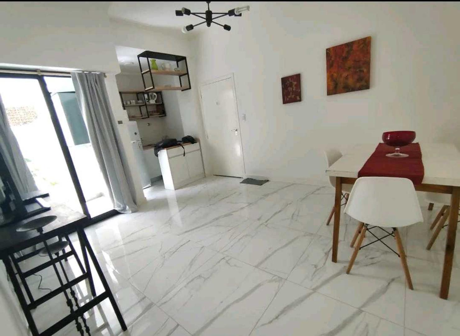 DEPARTAMENTO 2 AMB. CON PATIO EN LA PERLA. Apto credito