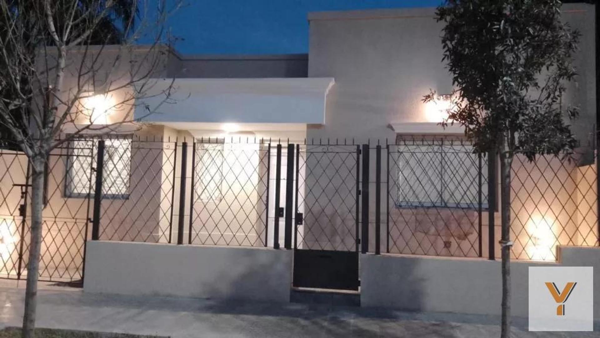 Casa en venta - 5 Dormitorios 2 Baños - 100Mts2 - Quilmes