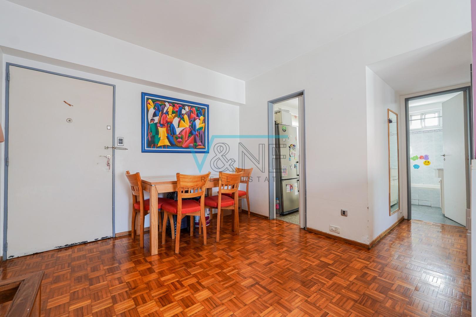 Aguero 1800 , Piso 7