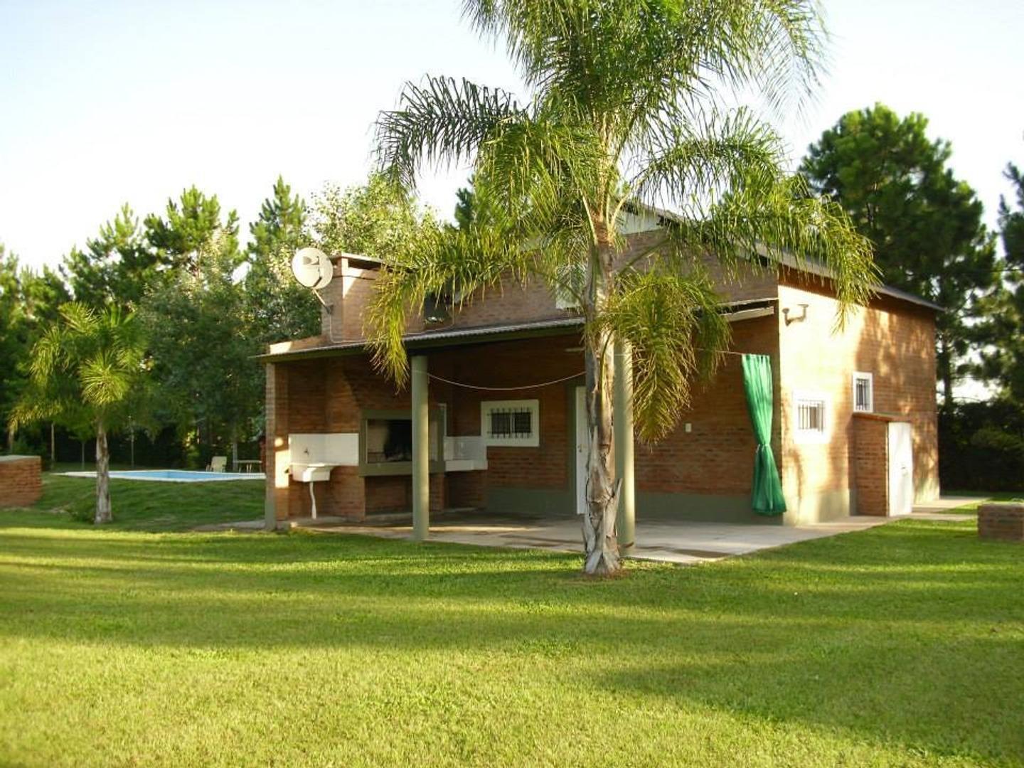 HERMOSO COMPLEJO DE 2 CABAÑAS EN VENTA - ARROYO LEYES