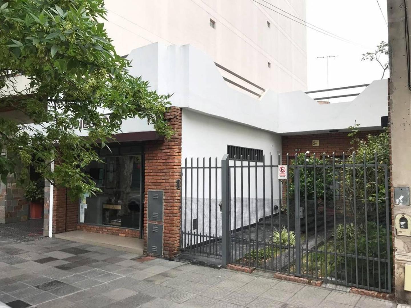 Terreno en Venta en Villa General Mitre, USD 270.000