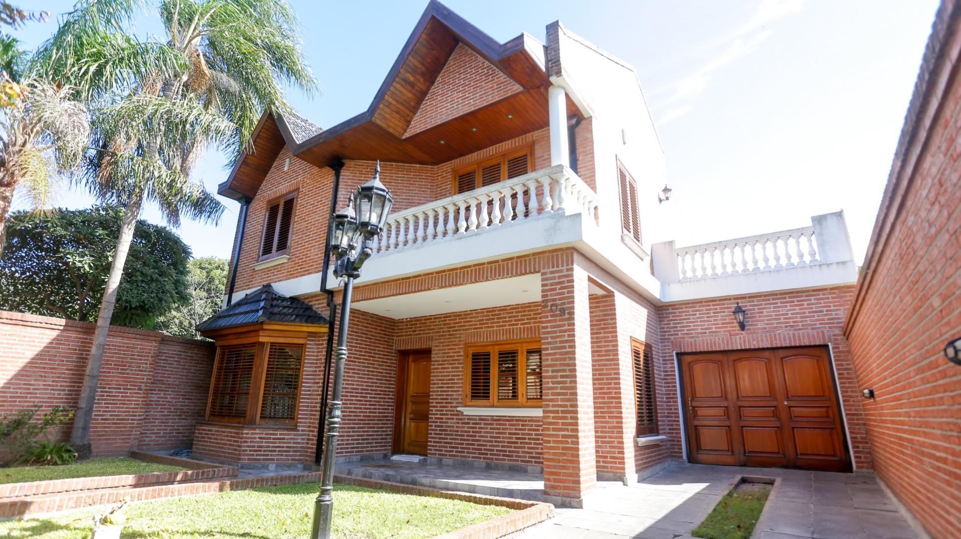 VENTA CHALET CASA 4 AMB QUINCHO PILETA PARQUE LUIS GUILLON