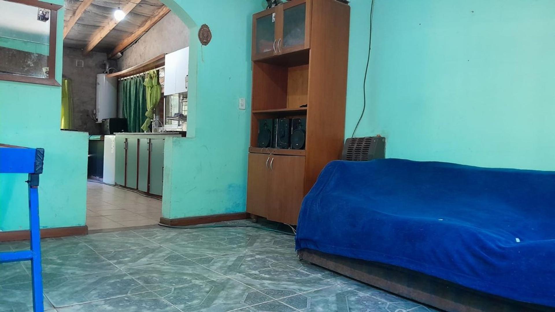 Casa 3 ambientes con 1 baño