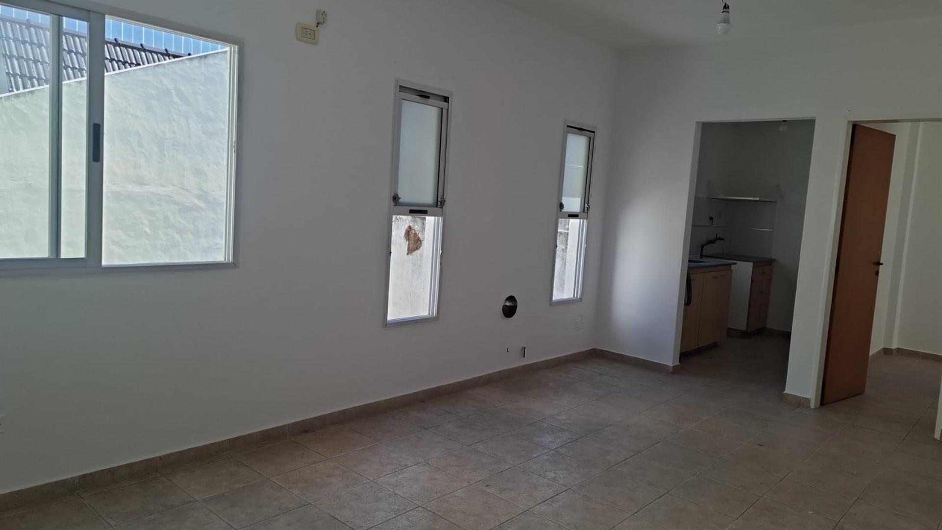 Ayacucho 385 , Piso 1