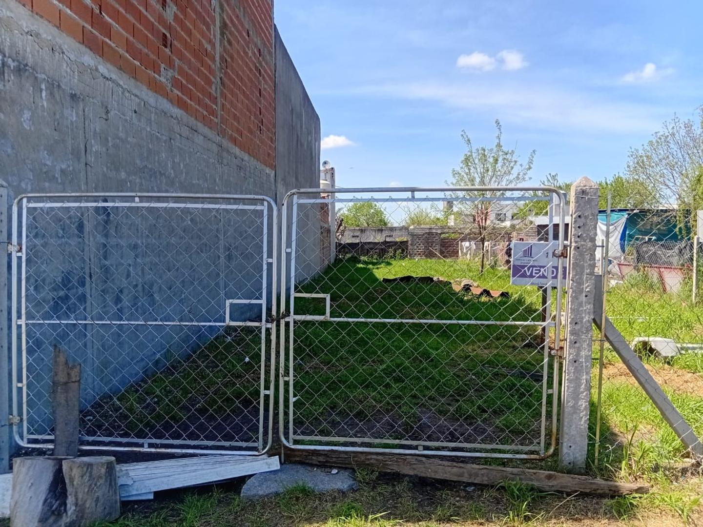 Lote en venta en Villa Castells