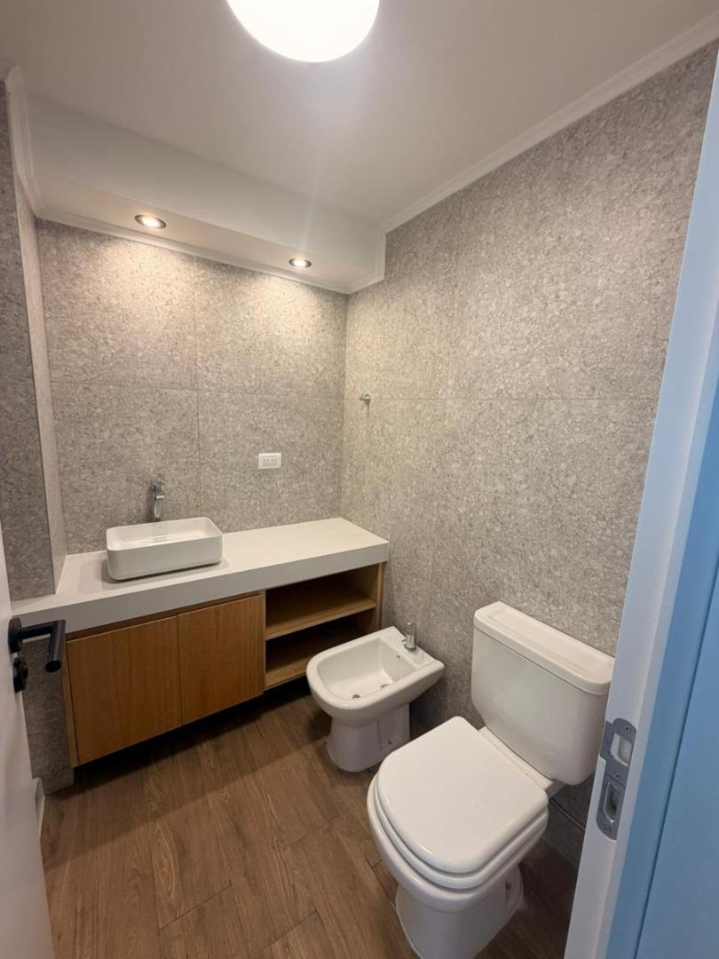 Semipiso dos ambientes en alquiler permanente