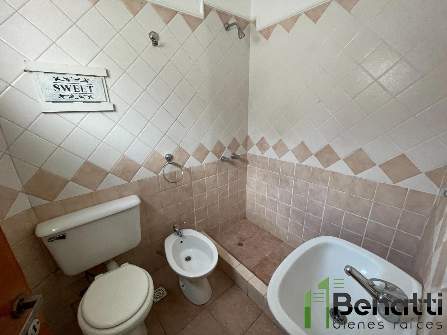 Emilio Mitre 500, Piso PB