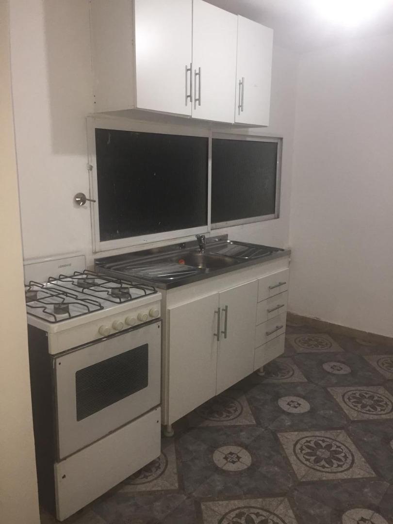 Casa en Alquiler en Castelar Norte, $ 950.000