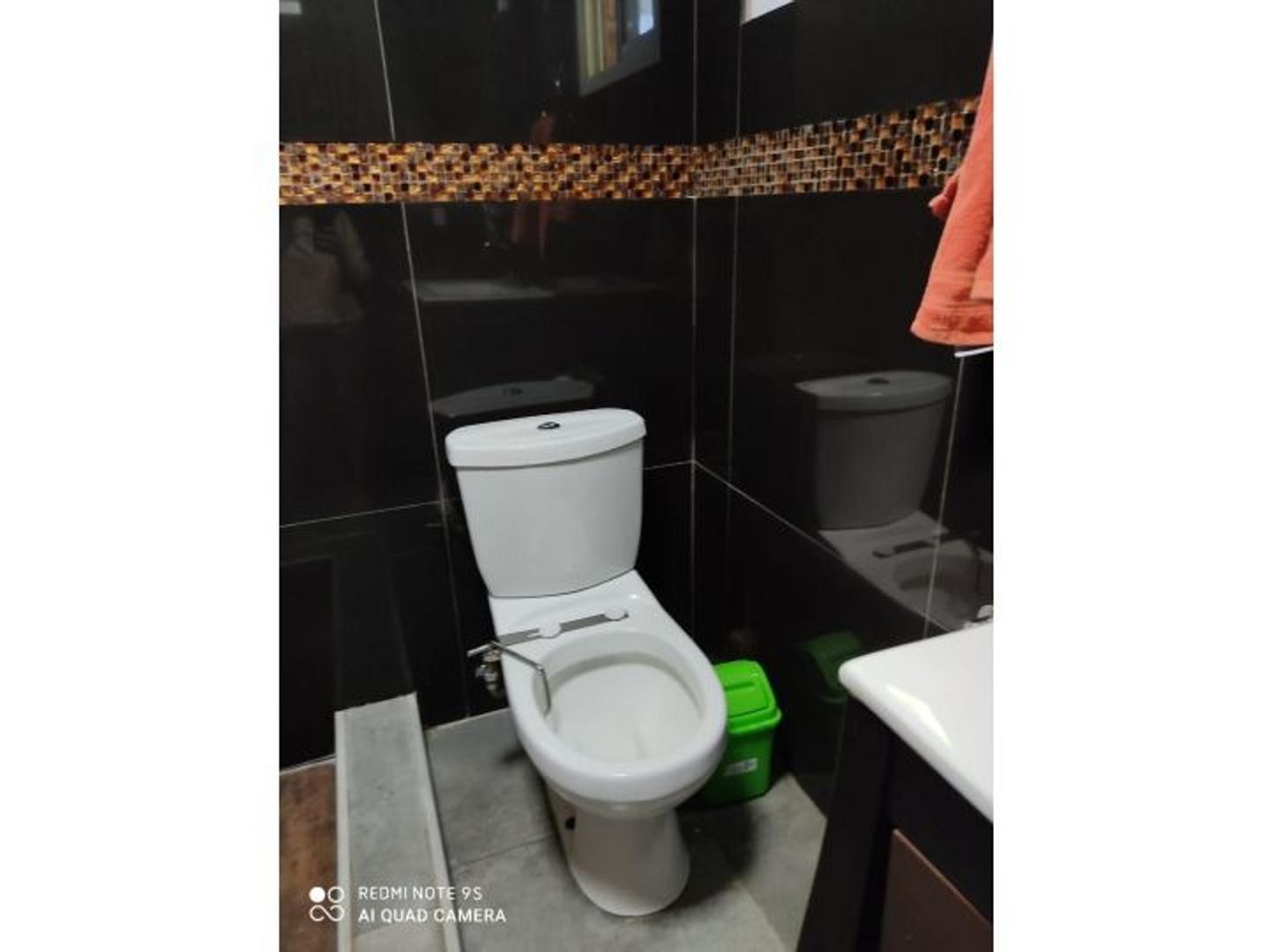 CASA LICEO 2 DORMITORIOS 450 M2 TERRENO