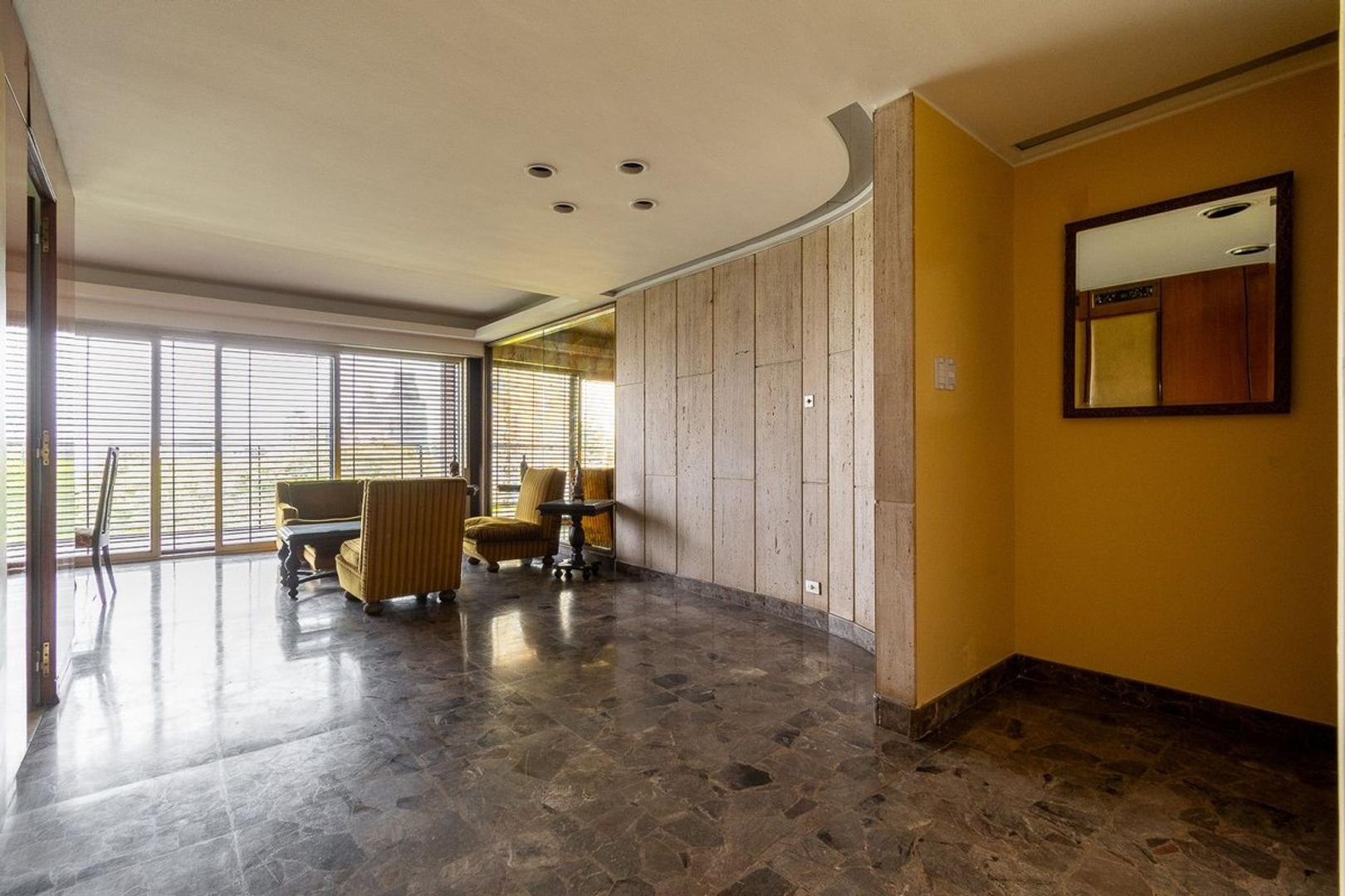 VENTA DEPTO 5 AMB EN FLORES APTO CREDITO