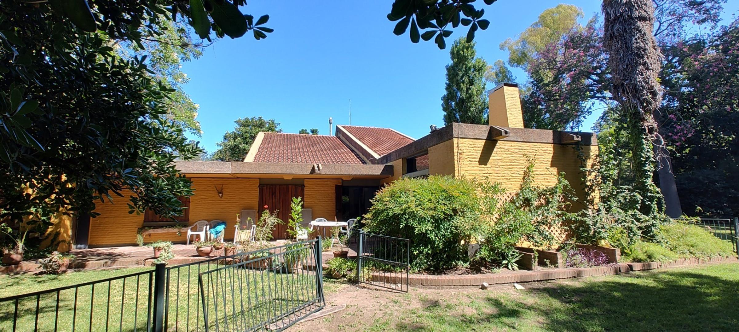 Casa 6 ambientes con 3 baños