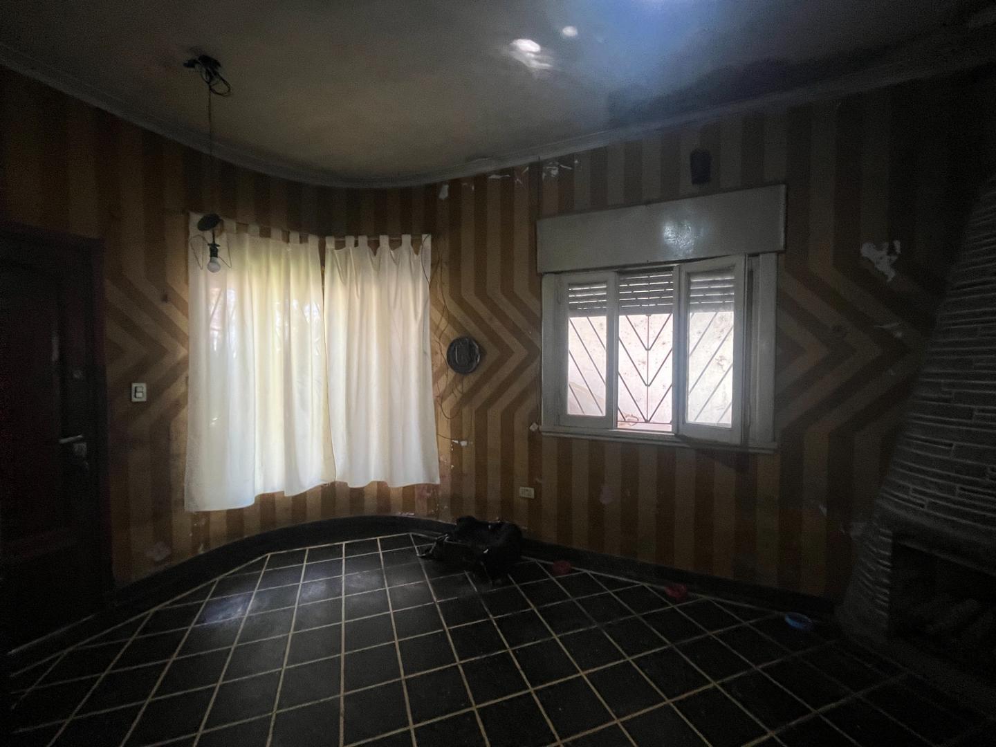 TEMPERLEY casa a reciclar lote 11x20 OPORTUNIDAD