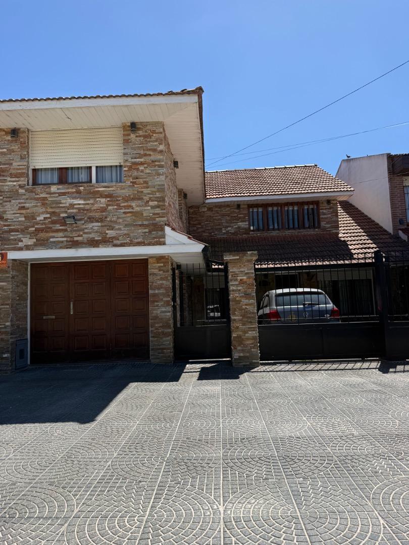 CHALET DE 4 AMB CON DEPENDENCIA EN CAISAMAR