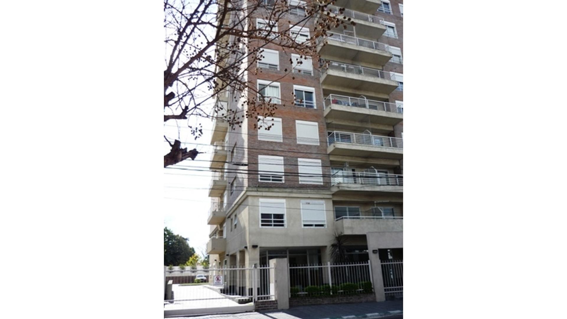 Excelente departamento de 3 ambientes en venta en Los Teros