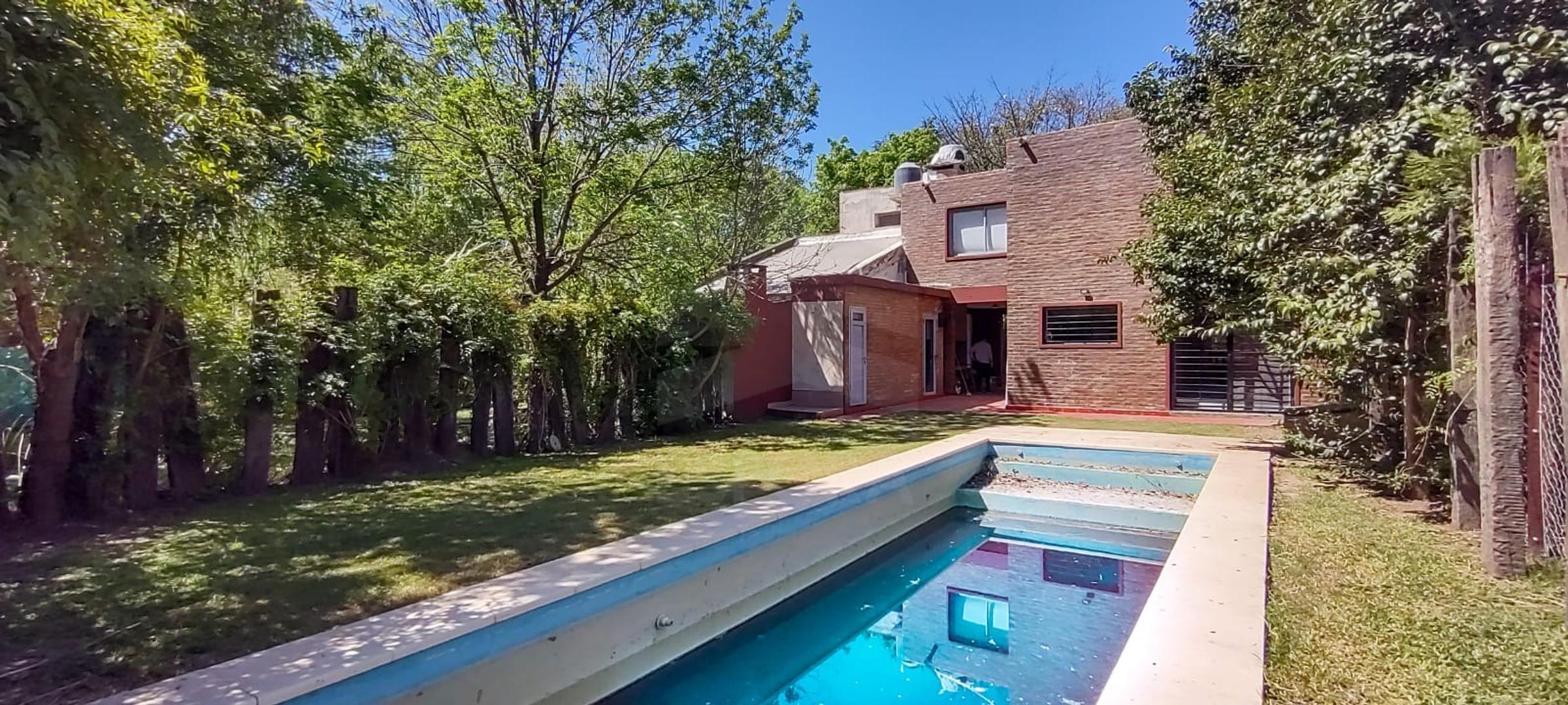 Casa 4 ambientes con 3 baños