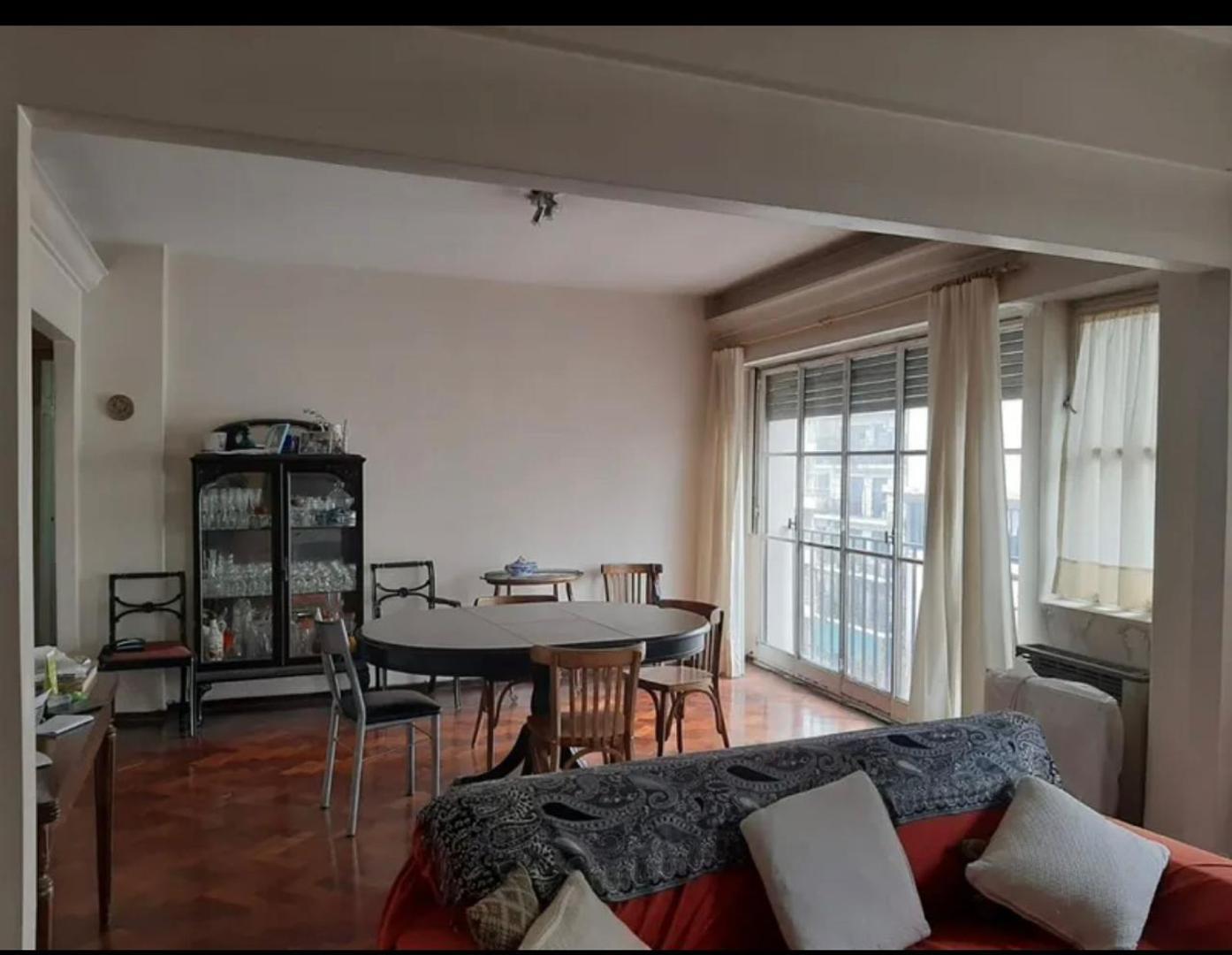 Av Corrientes al 2000