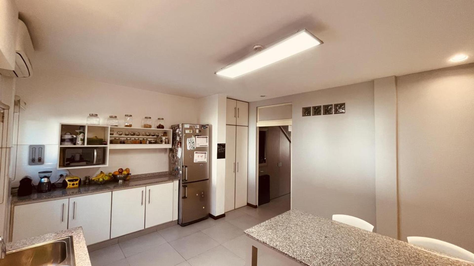 CASA EN VENTA - El Palomar