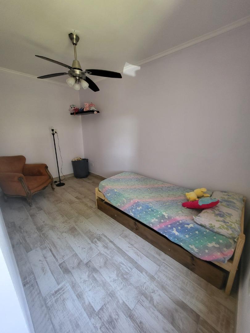 CASA 4 DORM EN SAUCE VIEJO -B° LAS DELICIA-Excelente Estado