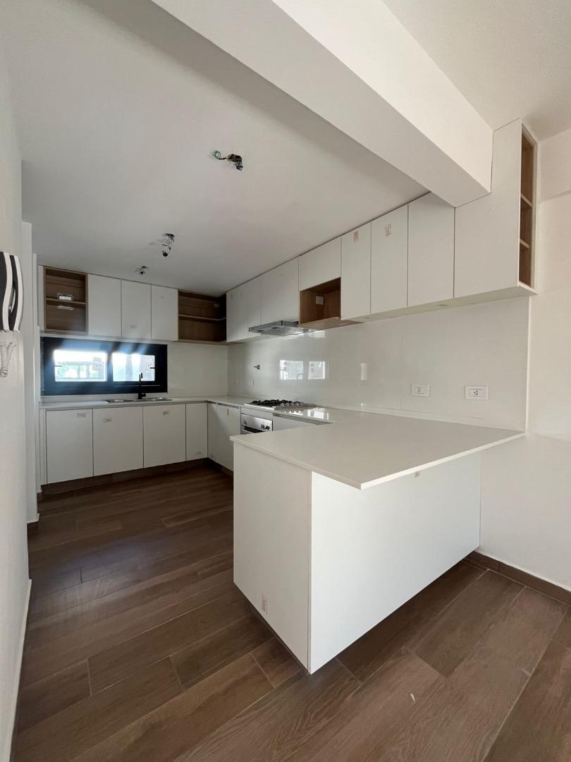 Departamento 4 ambientes con 3 baños