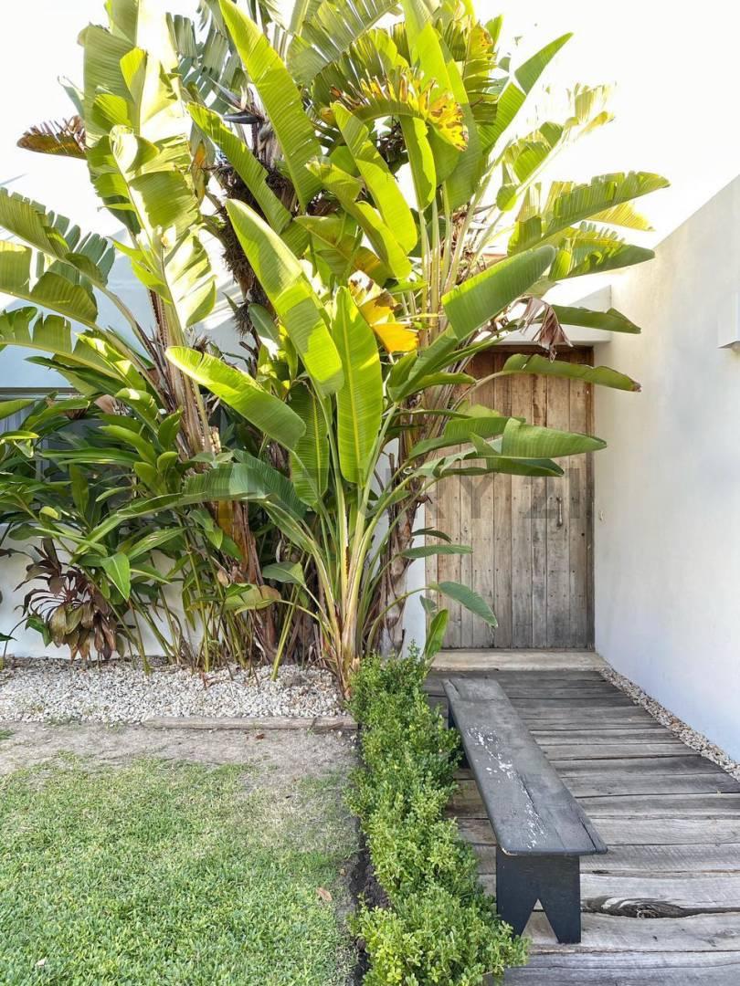 Casa de una planta con pileta en alquiler temporario en el Barrio Barbarita Tigre. Disponible primer