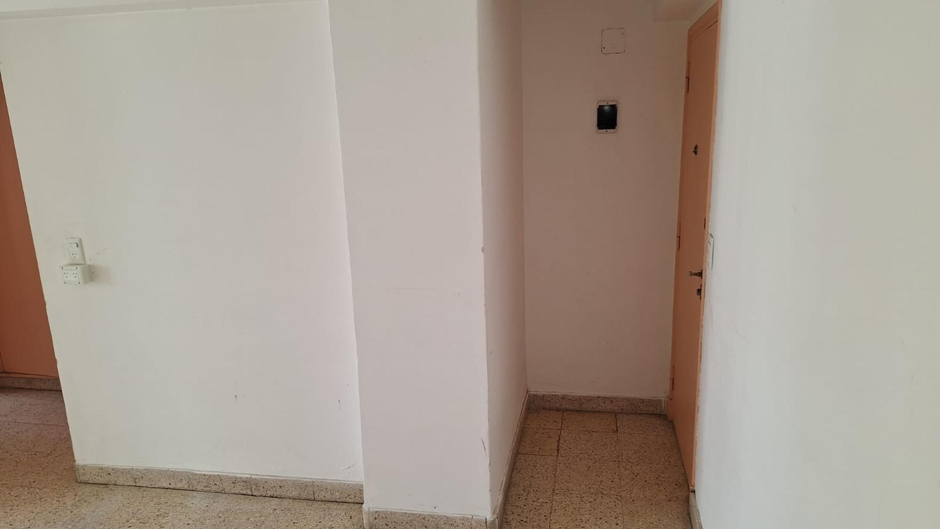 Rivadavia 2200, Piso 6