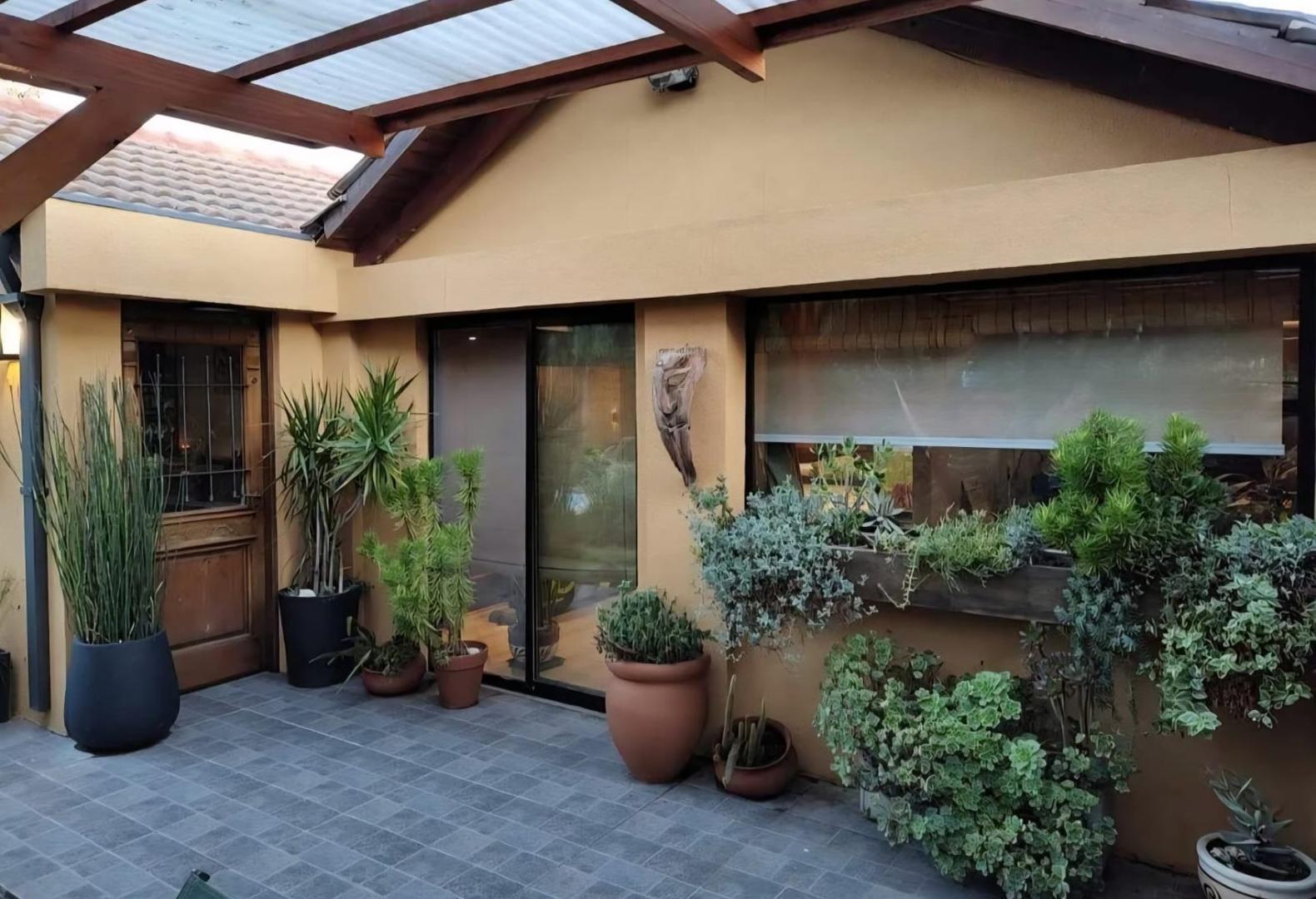 VENTA CASA 3 AMBIENTES BARRIO CERRADO LAS ACACIAS LA REJA