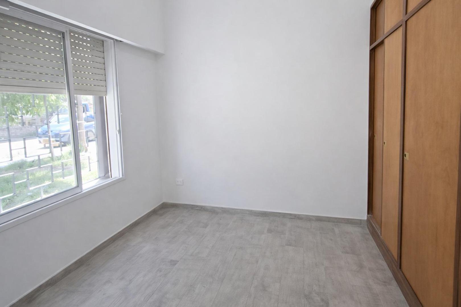 Depto Tipo Casa 2 ambientes con 1 baño