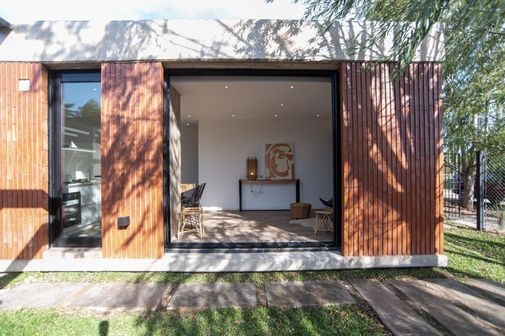 CASA EN VENTA CITY BELL A ESTRENAR 1 DORMITORIO