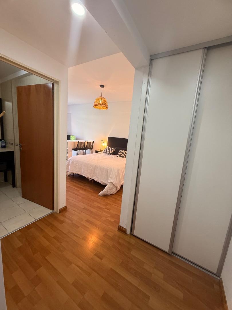 Paraguay 3400, Piso 5