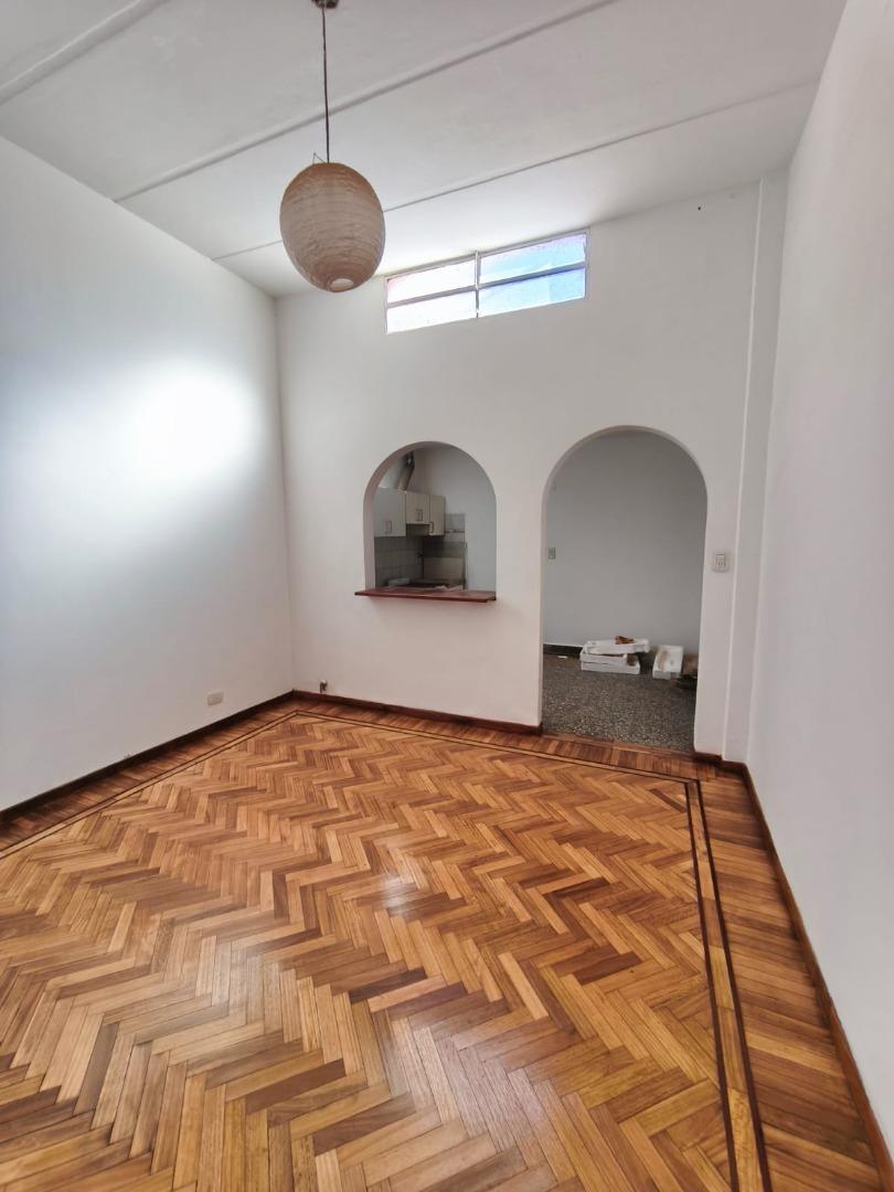 Depto Tipo Casa 2 ambientes con 1 baño