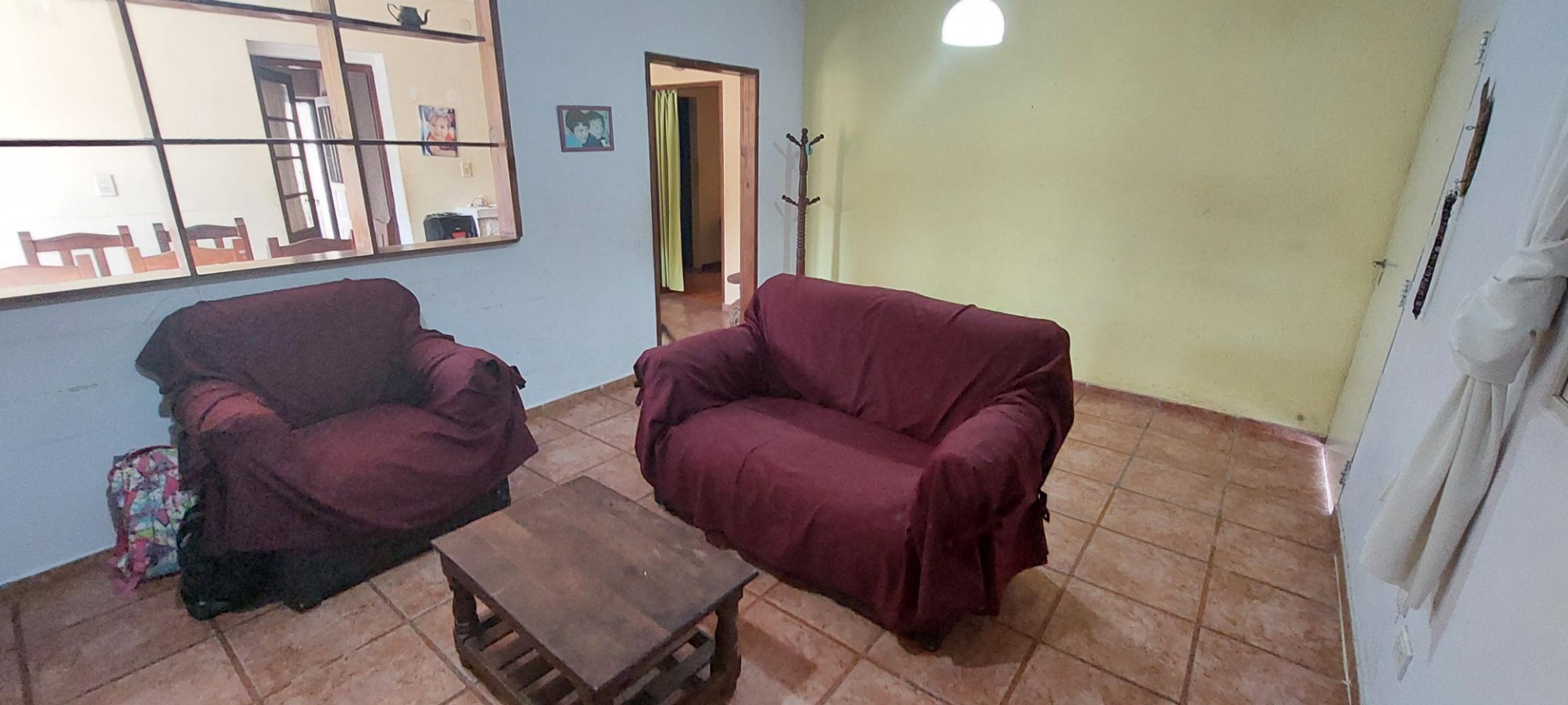 Casa 5 ambientes con 2 baños