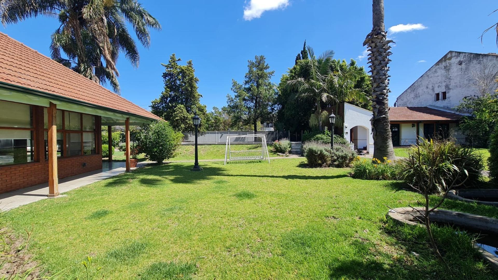 Casa 5 ambientes con 3 baños