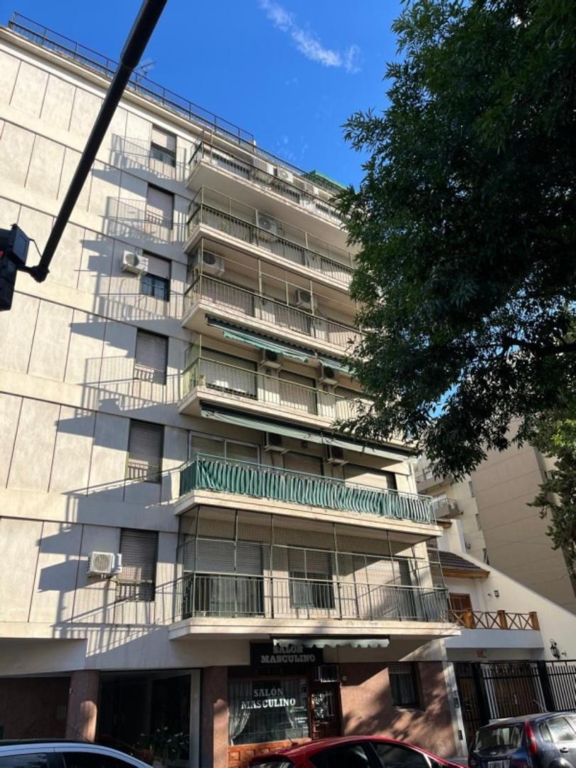 REAL OPORTUNIDAD , SEMIPISO,FRENTE , 2 BAÑOS PARA ACTUALIZAR