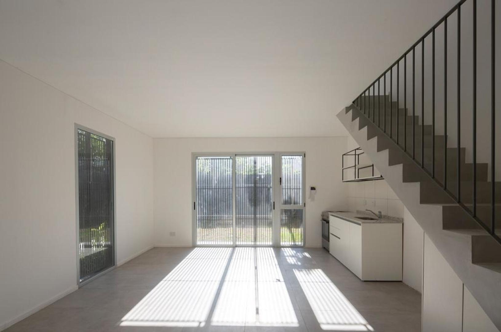 Depto Tipo Casa en Venta con 1 cocheras