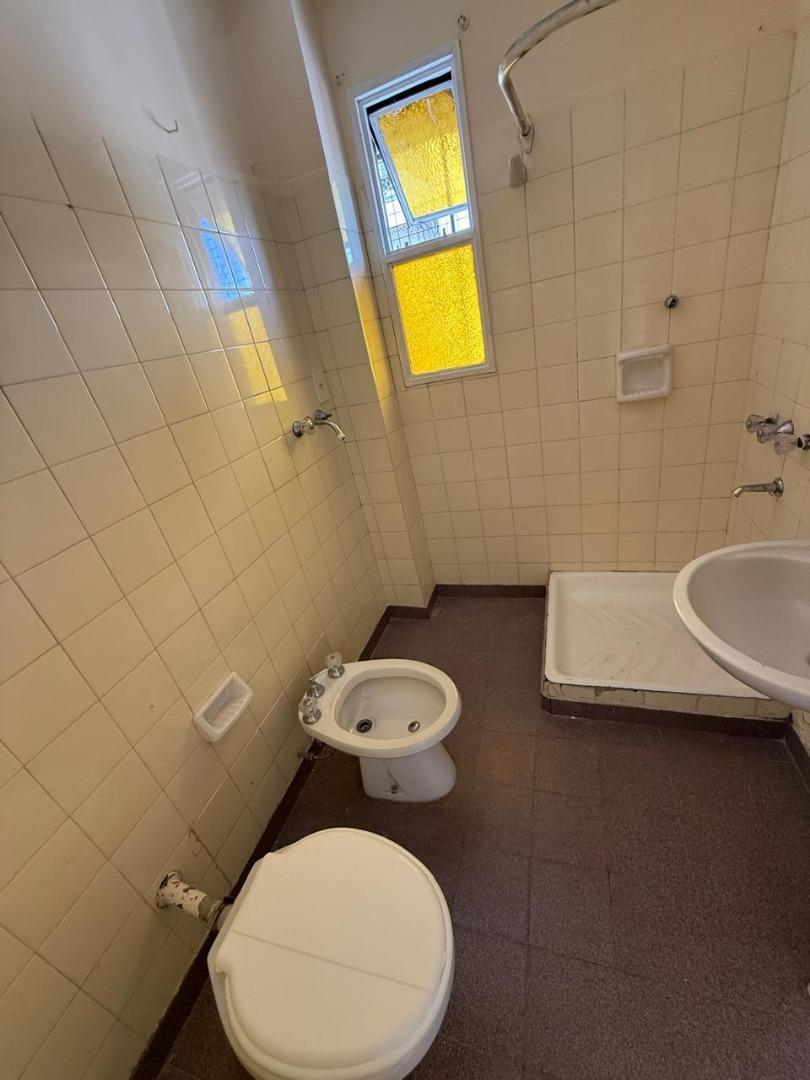 2 AMBIENTES AVELLANEDA CENTRO MUY LUMINOSO