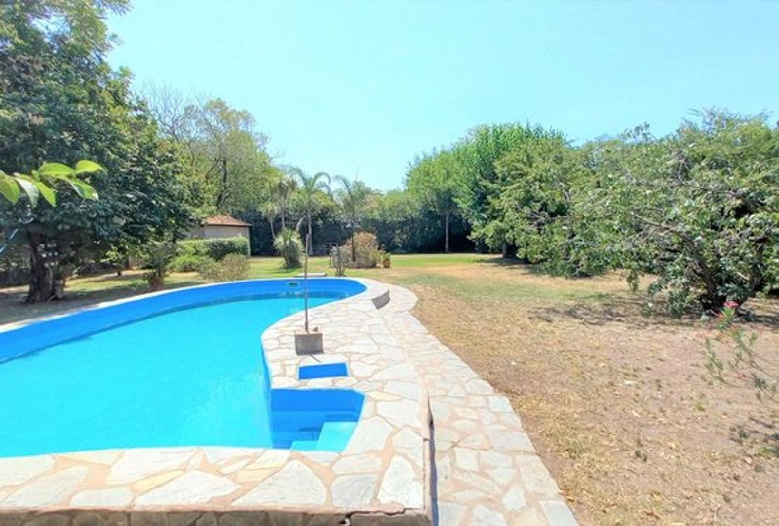 VENTA QUINTA 3 AMBIENTES LA REJA JARDIN PILETA