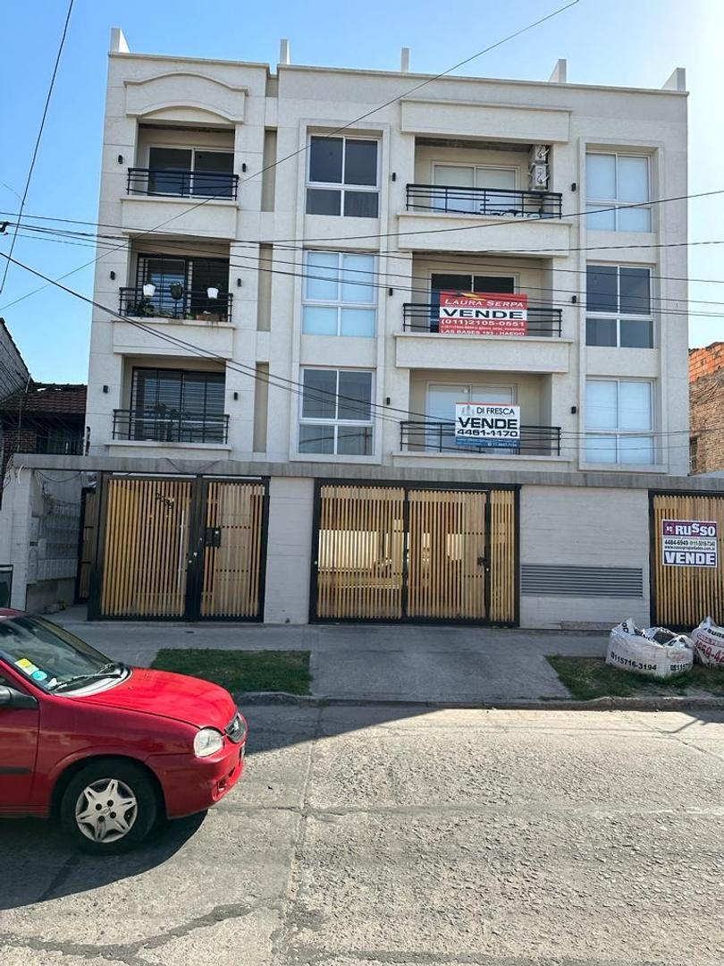 ALQUILER 2 AMBIENTES C/TERRAZA PROPIA  Y COCHERA