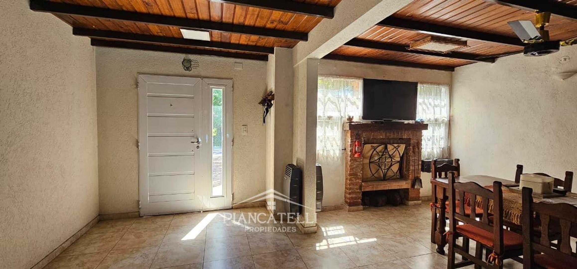 Casa 3 ambientes con 1 baño