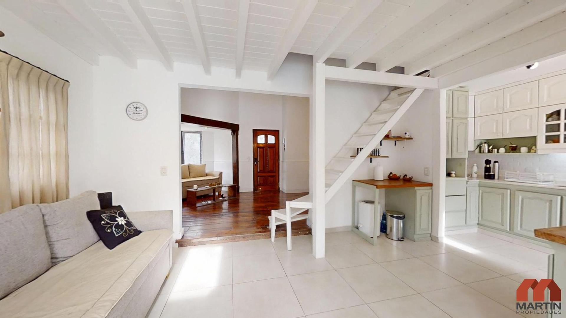 Casa 5 ambientes con 2 baños