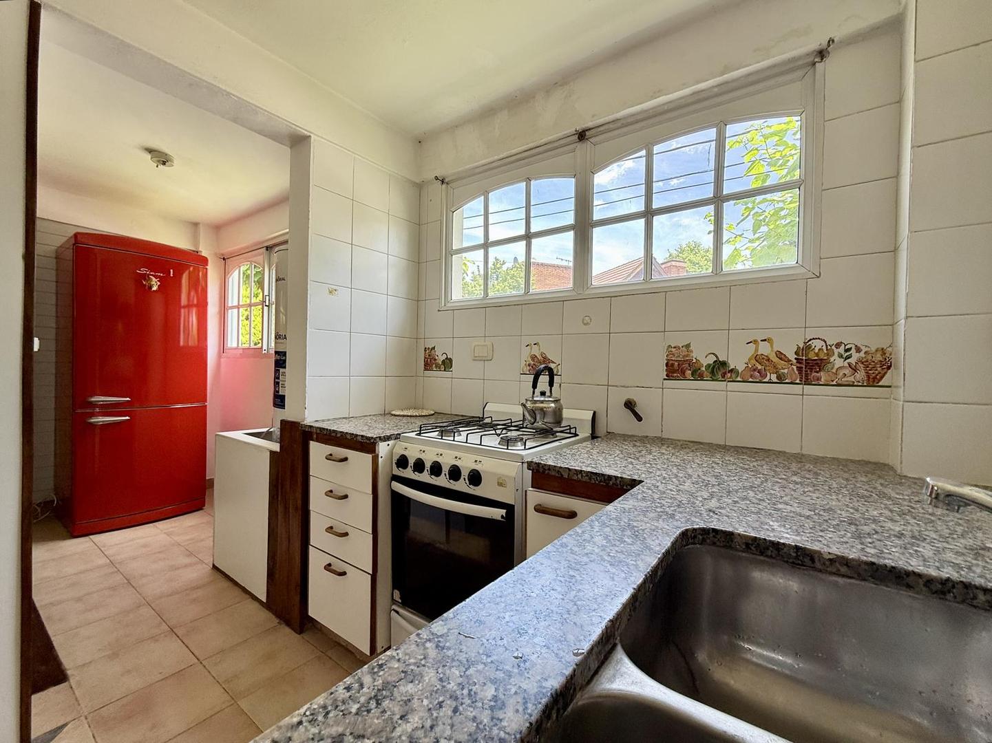 Casa 5 ambientes con 2 baños