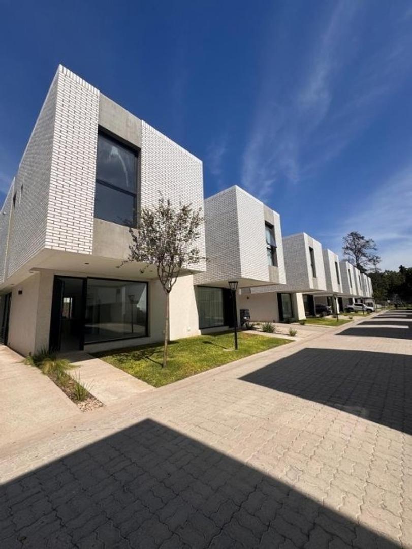 DÚPLEX 4 AMBIENTES EN VENTA EN CANNING