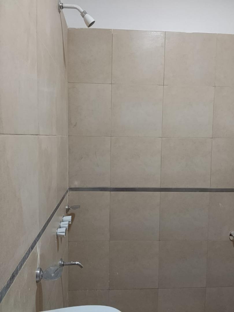 Manuel Acevedo 5 , Piso PB