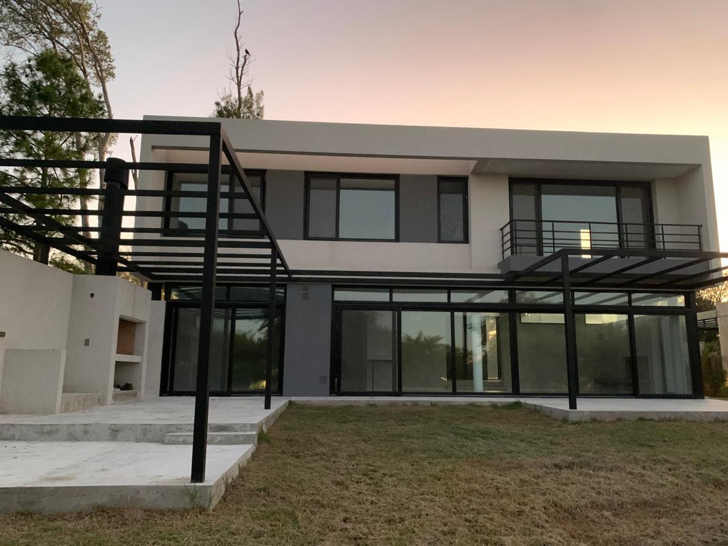 Casa en venta San Matías, lote interno, 3 dormitorios.