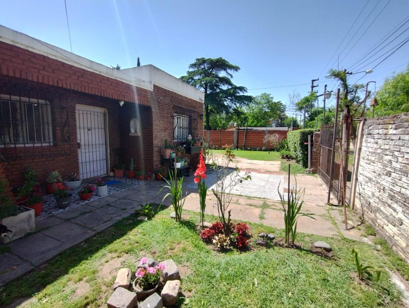 VENTA CASA QUINTA - 3 AMBIENTES -LA REJA-MORENO